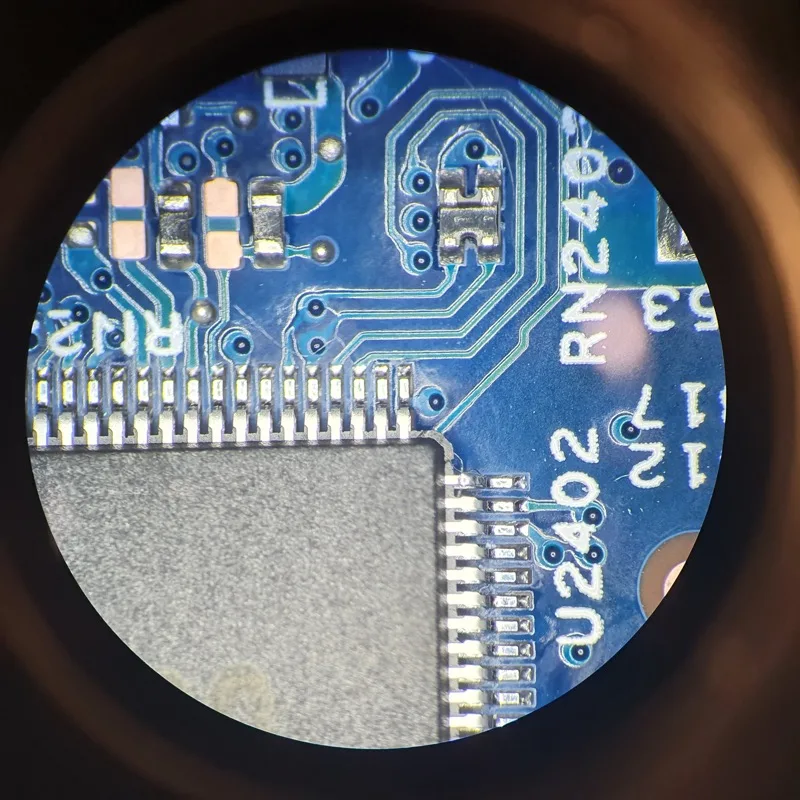 Diagnostyka laptopa pod mikroskopem