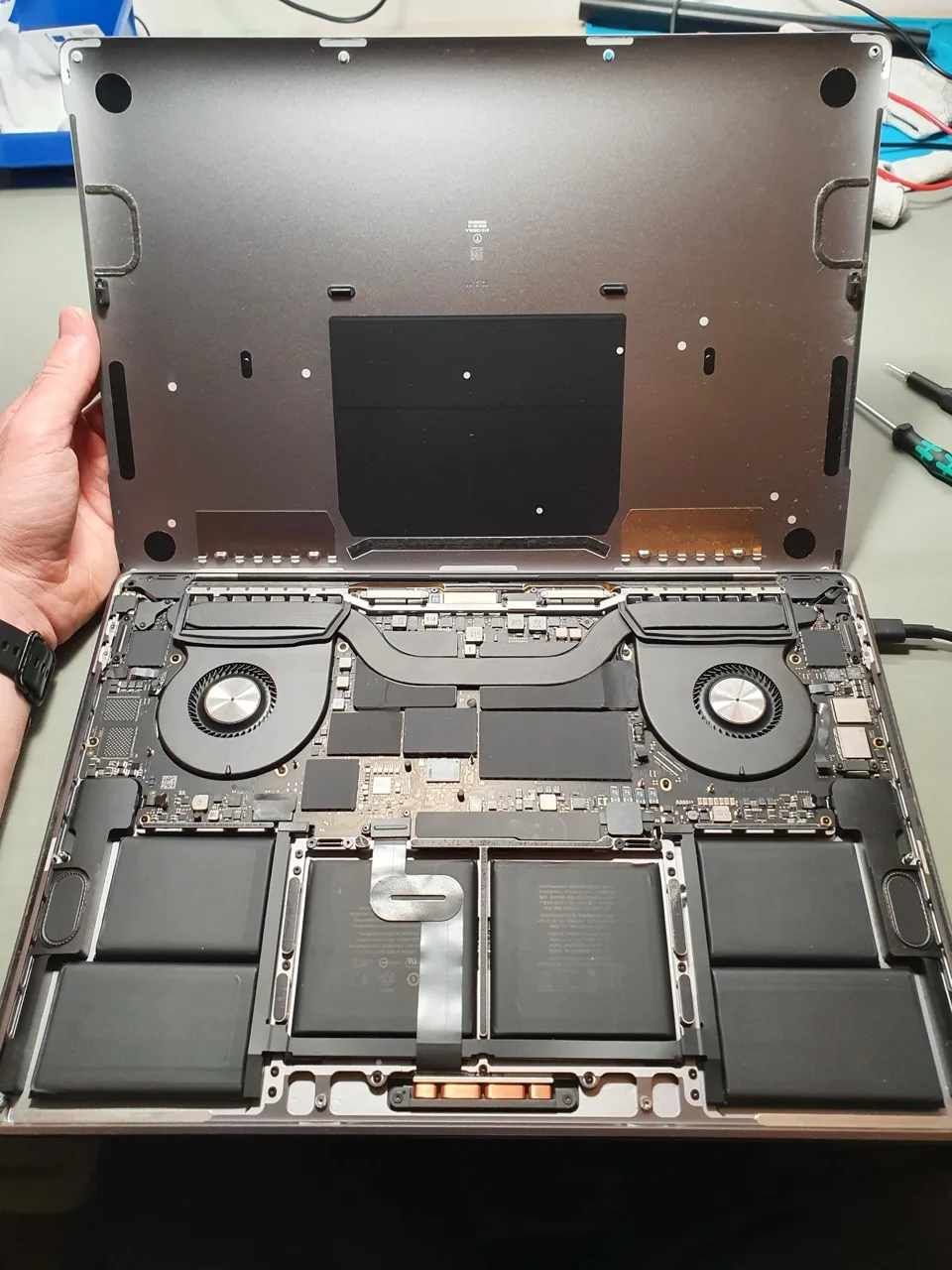 Wymiana baterii w MacBooku - serwis