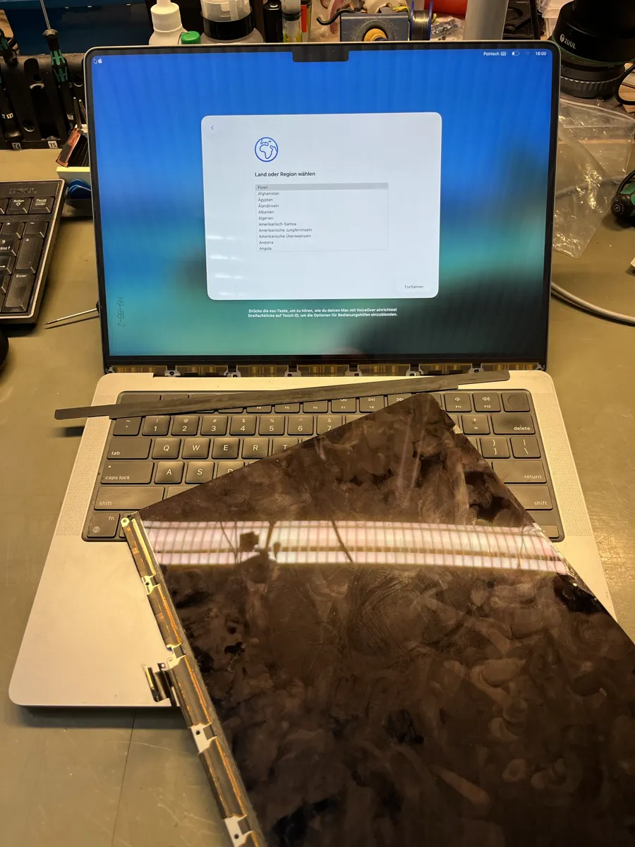 Test matrycy MacBooka po wymianie warstwy wyświetlającej