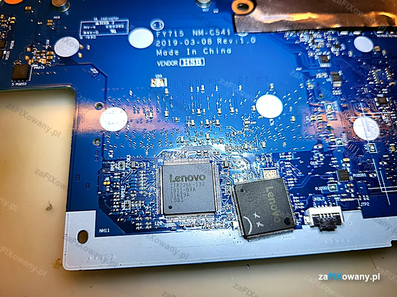 Nowy układ KBC wlutowany w płytę główną Lenovo Legion Y540